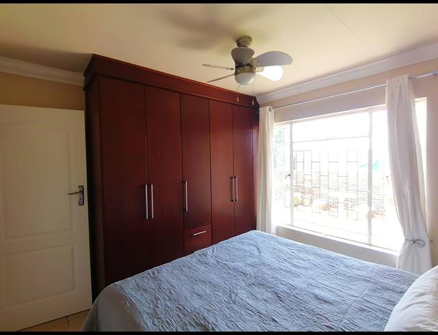 3 BEDROOM FREEHOLD FOR SALE IN MEIRINGSPARK